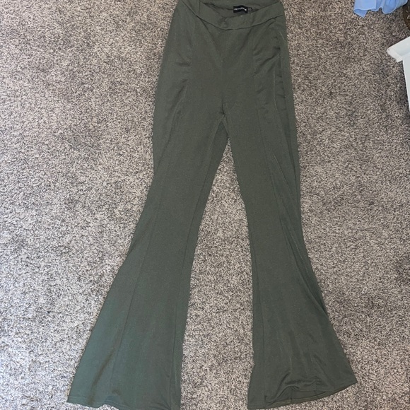 Pretty little thing green pants - Picture 2 of 5